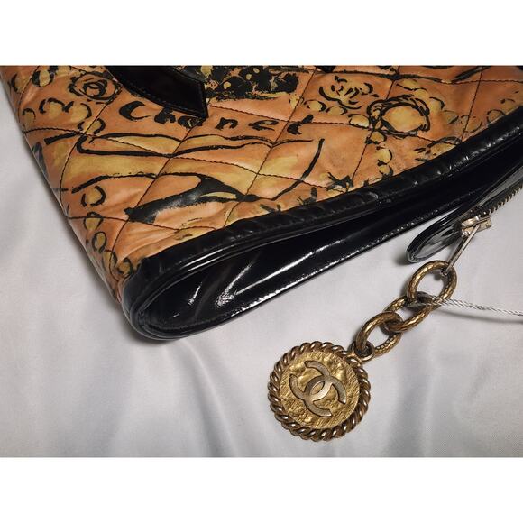 US Based Authentic Chanel CC Printed & Leather Quilted Clutch Bag w Medallion - Picture 6 of 15